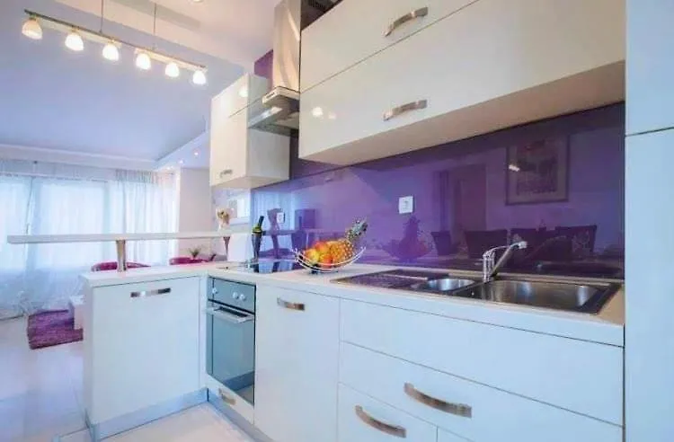 Stylish Suburb Apartment With Private Parking & Wifi, Between City Centre And Brijuni Pristine Seaside 普拉 克罗地亚