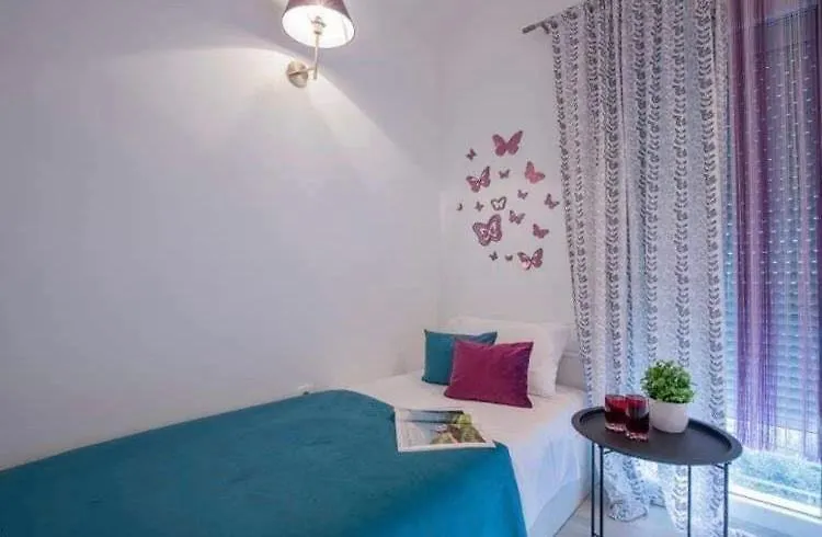 Stylish Suburb Apartment With Private Parking & Wifi, Between City Centre And Brijuni Pristine Seaside 普拉