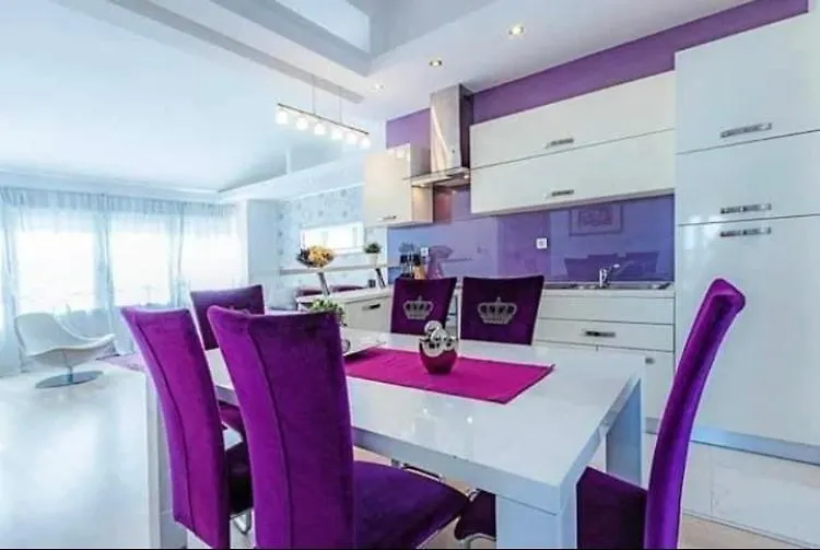 Stylish Suburb Apartment With Private Parking & Wifi, Between City Centre And Brijuni Pristine Seaside 普拉