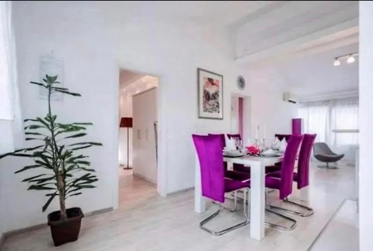 Stylish Suburb Apartment With Private Parking & Wifi, Between City Centre And Brijuni Pristine Seaside 普拉 0*,  克罗地亚