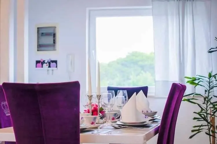 Stylish Suburb Apartment With Private Parking & Wifi, Between City Centre And Brijuni Pristine Seaside 풀라