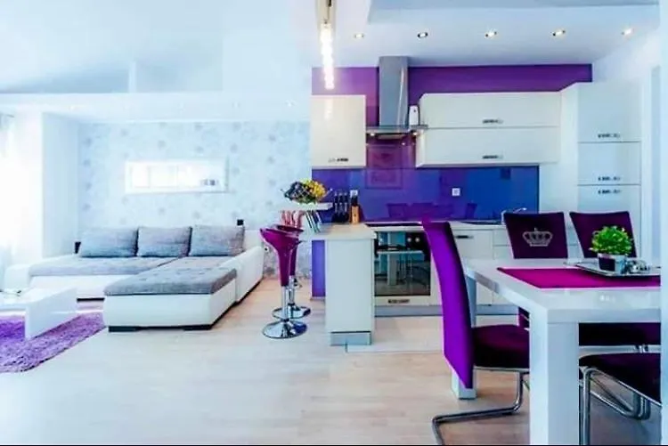 Stylish Suburb Apartment With Private Parking & Wifi, Between City Centre And Brijuni Pristine Seaside 풀라