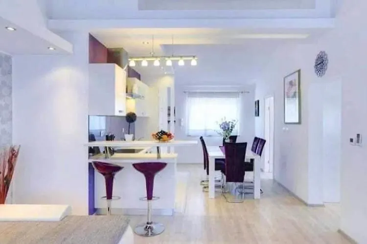 Stylish Suburb Apartment With Private Parking & Wifi, Between City Centre And Brijuni Pristine Seaside 普拉 0*,